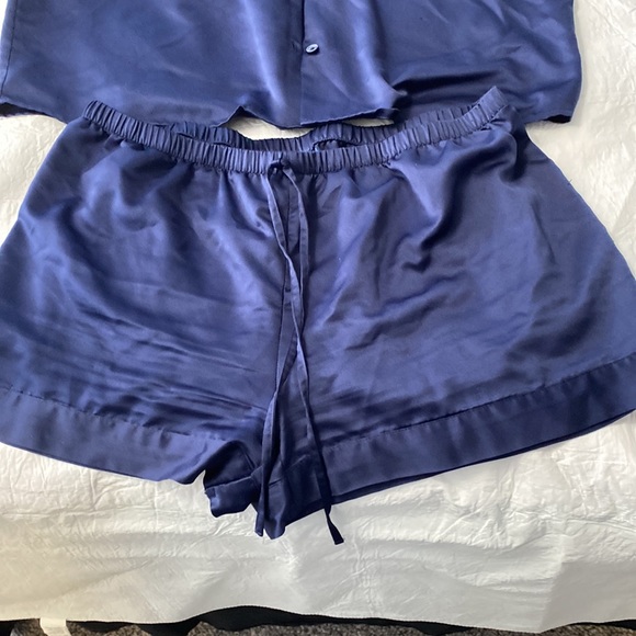 Pajama set with shorts - Picture 2 of 2